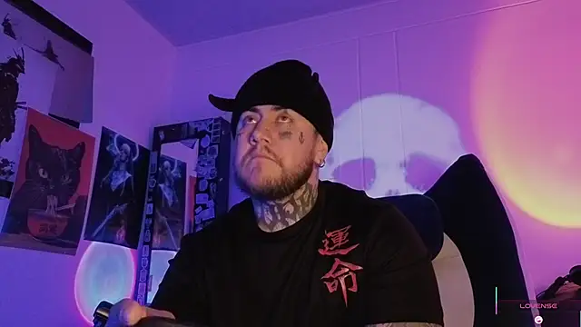 Snapshot of Ash_gusbig chatting on December 1, 3:00 am Ash gusbig online show from December 1, 3:00 am