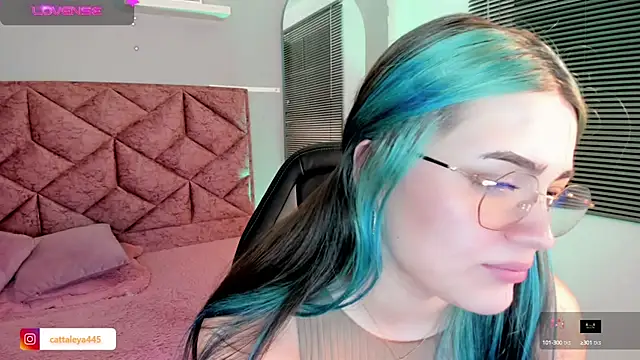 cattaleya    online show from January 8, 3:29 am