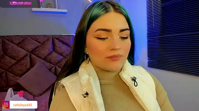 cattaleya    online show from February 1, 3:19 am