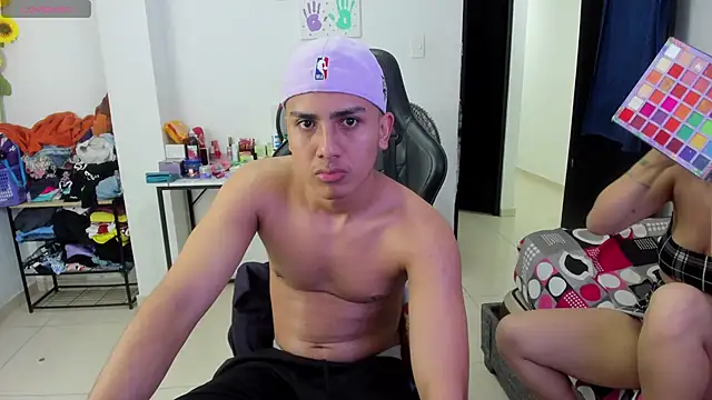 Snapshot of Max_kony chatting on March 17, 12:30 am Max kony online show from March 17, 12:30 am