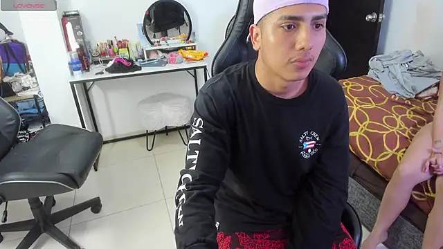 Snapshot of Max_kony chatting on March 22, 4:24 am Max kony online show from March 22, 4:24 am