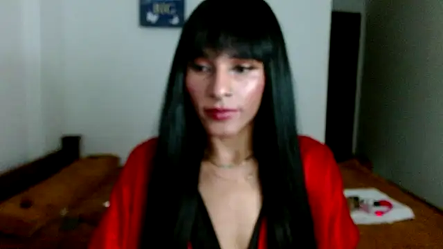 Snapshot of carolinemiller7 chatting on December 6, 8:15 am carolinemiller7 online show from December 6, 8:15 am