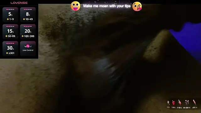 Snapshot of carolinemiller7 chatting on December 14, 10:02 am carolinemiller7 online show from December 14, 10:02 am
