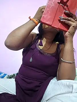 Snapshot of Samarya-78 chatting on November 6, 8:32 pm Samarya-78 online show from November 6, 8:32 pm