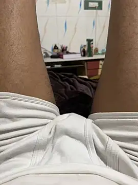 Snapshot of hairydude49 chatting on December 7, 8:38 pm hairydude49 online show from December 7, 8:38 pm