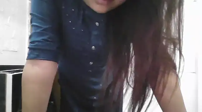 Snapshot of samayra124 chatting on March 17, 12:25 pm samayra124 online show from March 17, 12:25 pm