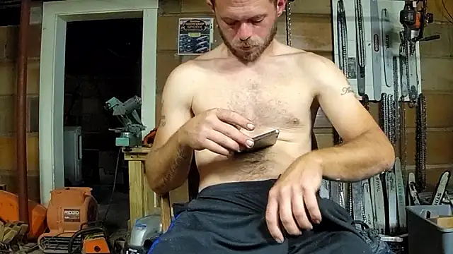 Snapshot of Bigoleslong98765 chatting on September 19, 3:52 am Bigoleslong98765 online show from September 19, 3:52 am