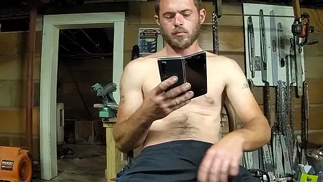 Snapshot of Bigoleslong98765 chatting on October 4, 5:27 am Bigoleslong98765 online show from October 4, 5:27 am