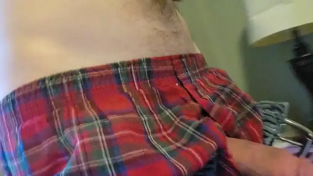 Snapshot of Bigoleslong98765 chatting on October 16, 5:47 pm Bigoleslong98765 online show from October 16, 5:47 pm