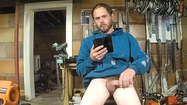 Snapshot of Bigoleslong98765 chatting on October 31, 2:40 pm Bigoleslong98765 online show from October 31, 2:40 pm