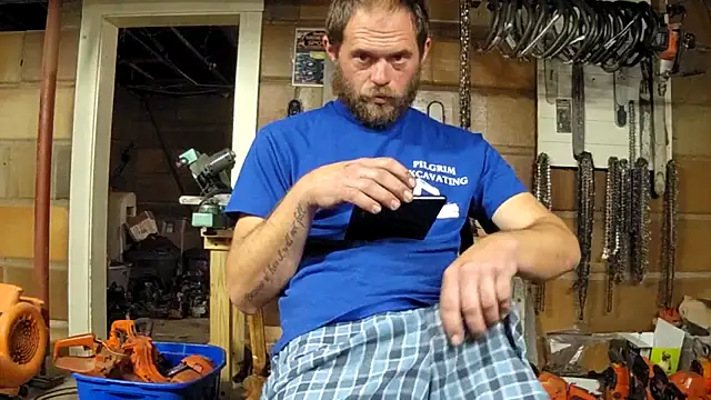 Snapshot of Bigoleslong98765 chatting on November 8, 6:18 pm Bigoleslong98765 online show from November 8, 6:18 pm