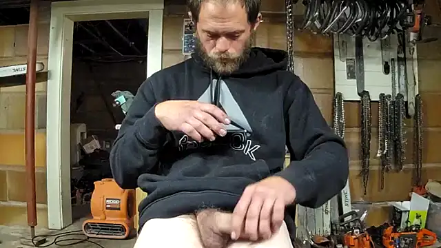 Snapshot of Bigoleslong98765 chatting on November 10, 6:45 am Bigoleslong98765 online show from November 10, 6:45 am