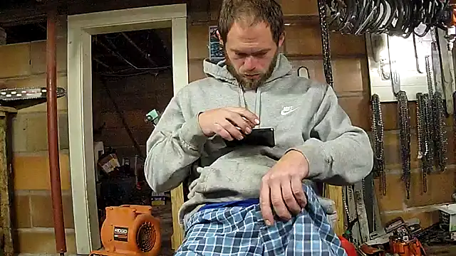 Snapshot of Bigoleslong98765 chatting on November 13, 9:14 pm Bigoleslong98765 online show from November 13, 9:14 pm