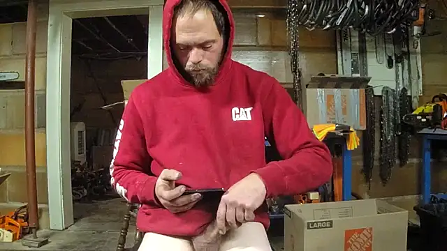 Snapshot of Bigoleslong98765 chatting on November 30, 9:02 am Bigoleslong98765 online show from November 30, 9:02 am