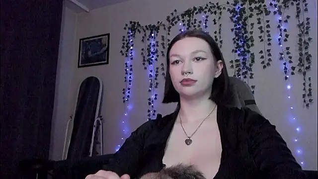 Emmy m00n online show from December 2, 12:51 pm