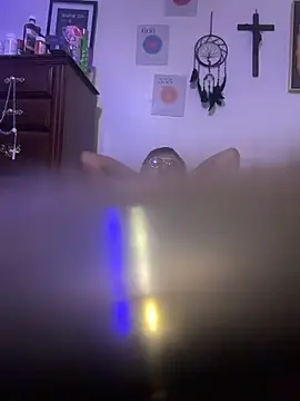 Snapshot of UKNOW_lol chatting on November 19, 9:04 pm UKNOW lol online show from November 19, 9:04 pm