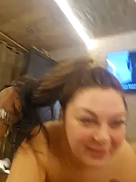 Snapshot of Britishbella chatting on December 19, 10:53 pm Britishbella online show from December 19, 10:53 pm