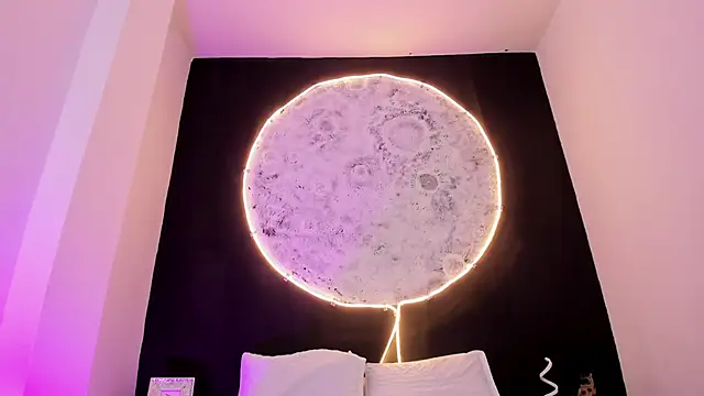 Snapshot of GinebraaFox_ chatting on March 17, 5:49 pm GinebraaFox online show from March 17, 5:49 pm