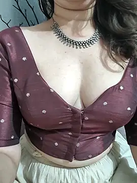 Brown Maxi online show from February 28, 4:20 pm