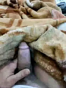 Snapshot of mrmukesh007 chatting on February 16, 1:36 am mrmukesh007 online show from February 16, 1:36 am