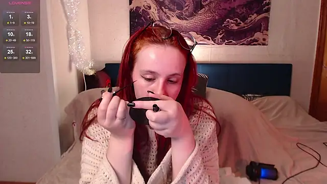 Snapshot of VanessaLincum chatting on December 12, 5:31 am VanessaLincum online show from December 12, 5:31 am