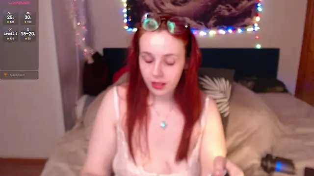 Snapshot of VanessaLincum chatting on December 25, 6:09 am VanessaLincum online show from December 25, 6:09 am