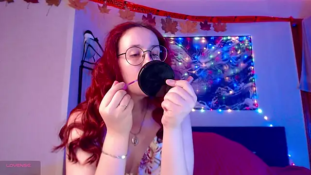 Snapshot of VanessaLincum chatting on November 10, 7:29 am VanessaLincum online show from November 10, 7:29 am