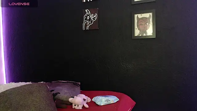 Snapshot of niakat_ chatting on January 4, 8:17 am niakat online show from January 4, 8:17 am