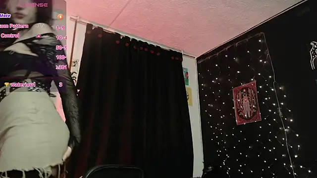 Snapshot of niakat_ chatting on March 4, 4:38 am niakat online show from March 4, 4:38 am