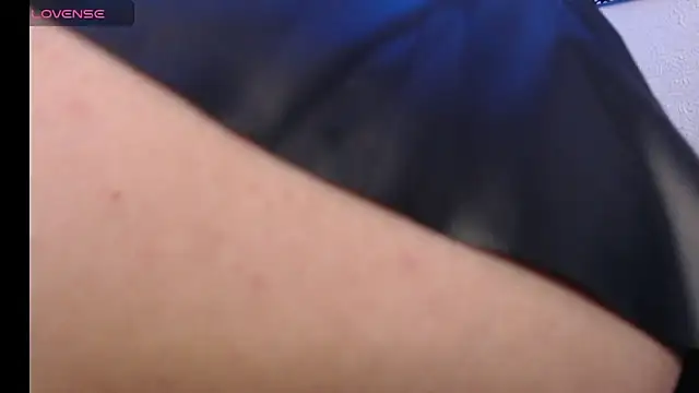 Snapshot of niakat_ chatting on September 30, 2:05 am niakat online show from September 30, 2:05 am