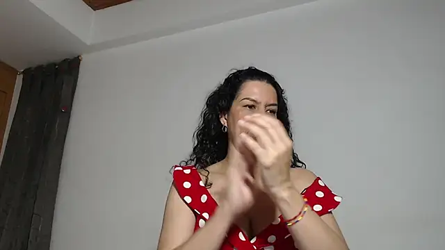Snapshot of Sharickleon11 chatting on October 9, 11:03 pm Sharickleon11 online show from October 9, 11:03 pm