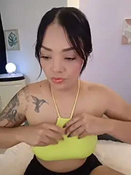 Sara LipsX online show from April 12, 3:22 am