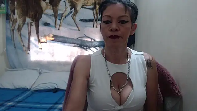 Snapshot of electra-mommy chatting on February 26, 1:08 pm electra-mommy online show from February 26, 1:08 pm