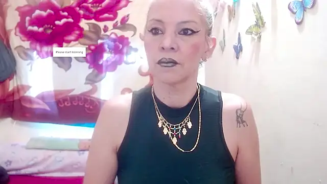 Snapshot of electra-mommy chatting on October 24, 12:01 pm electra-mommy online show from October 24, 12:01 pm