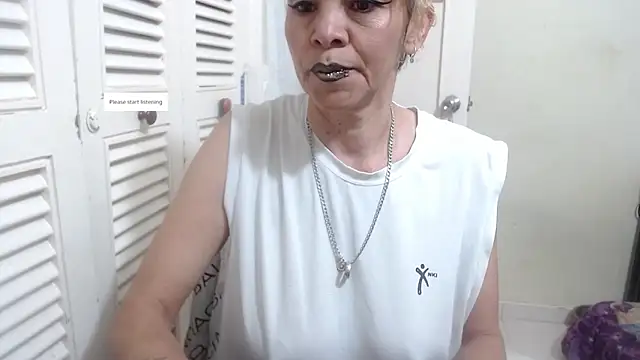 Snapshot of electra-mommy chatting on December 17, 11:49 am electra-mommy online show from December 17, 11:49 am