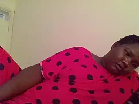 Snapshot of sweetymummy chatting on October 6, 10:56 am sweetymummy online show from October 6, 10:56 am