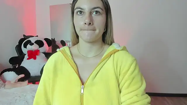 AtheneaRossi online show from February 15, 10:44 am