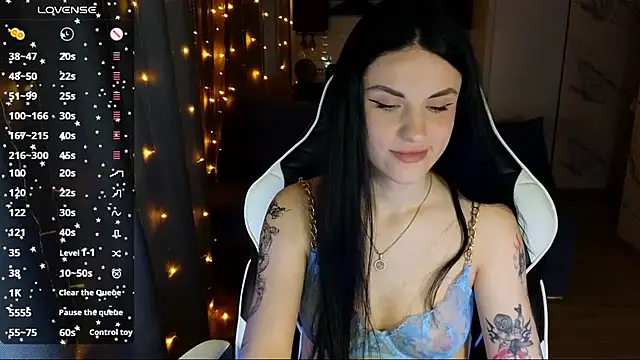 Mary   Moore online show from December 13, 7:25 am