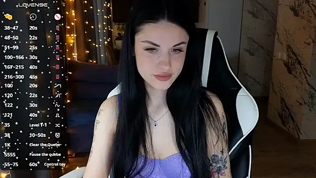 Mary   Moore online show from February 3, 3:20 am