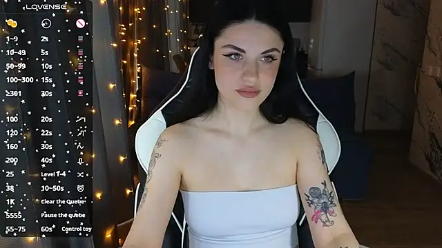 Mary   Moore online show from March 4, 1:55 am