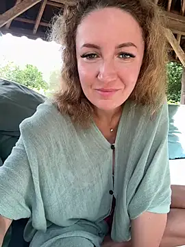 Snapshot of LaVitaBelle chatting on December 30, 12:43 am LaVitaBelle online show from December 30, 12:43 am