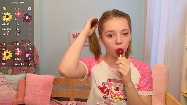 Snapshot of PrincessLittleKiki chatting on October 7, 7:16 am PrincessLittleKiki online show from October 7, 7:16 am