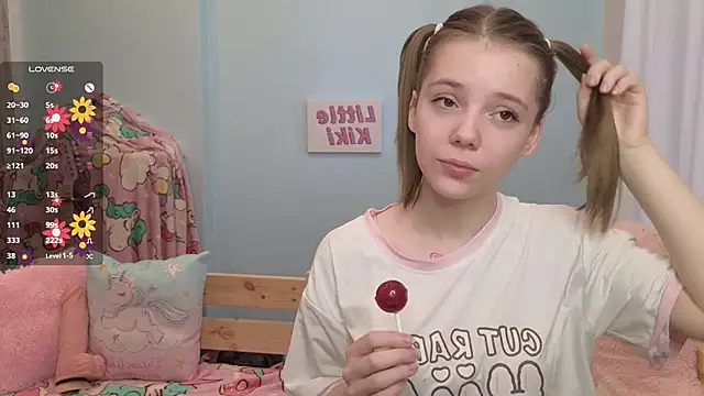 Snapshot of PrincessLittleKiki chatting on October 10, 7:18 am PrincessLittleKiki online show from October 10, 7:18 am