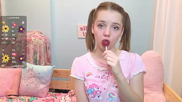 Snapshot of PrincessLittleKiki chatting on October 15, 7:19 am PrincessLittleKiki online show from October 15, 7:19 am