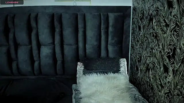 ScarletHoot  online show from October 13, 11:32 am