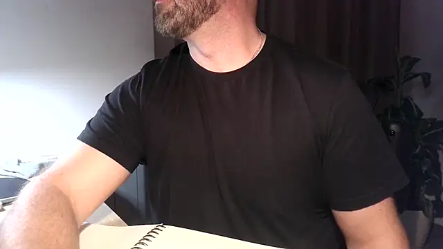 Snapshot of Mr_Beef chatting on December 15, 11:09 pm Mr Beef online show from December 15, 11:09 pm