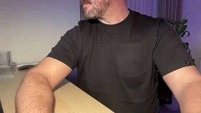 Snapshot of Mr_Beef chatting on January 30, 9:47 pm Mr Beef online show from January 30, 9:47 pm