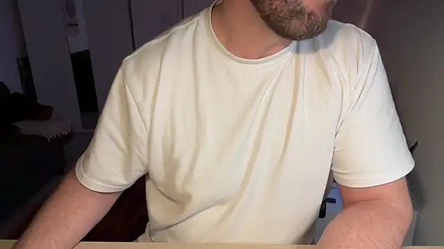 Snapshot of Mr_Beef chatting on February 9, 8:13 pm Mr Beef online show from February 9, 8:13 pm