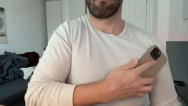 Snapshot of Mr_Beef chatting on February 11, 12:37 pm Mr Beef online show from February 11, 12:37 pm