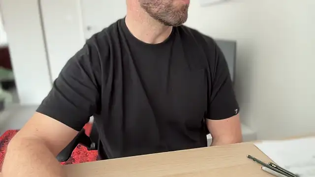 Snapshot of Mr_Beef chatting on March 17, 10:27 am Mr Beef online show from March 17, 10:27 am